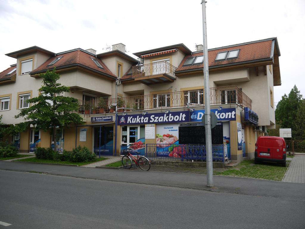Eva 2 Apartment Hajduszoboszlo Luaran gambar